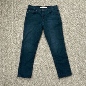 Gap Best Girlfriend Jeans. Only worn once. Faded black, cropped.